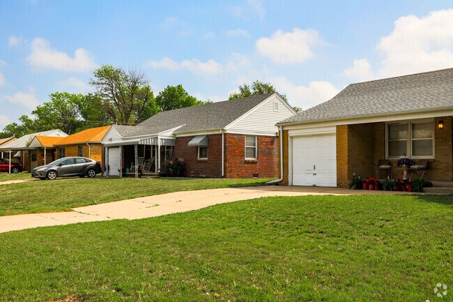 There are many different colors and styles for brick homes in Ken-Mar.