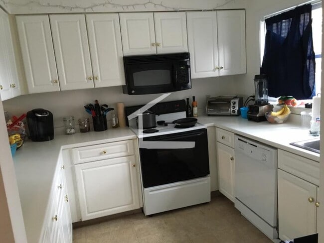 8 Glencoe St unit 3, Brighton, MA 02135 - photo 3