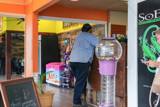 La Canasta Taqueria y Panaderia is a popular restaurant accessible to Mayfair for Mexican food.