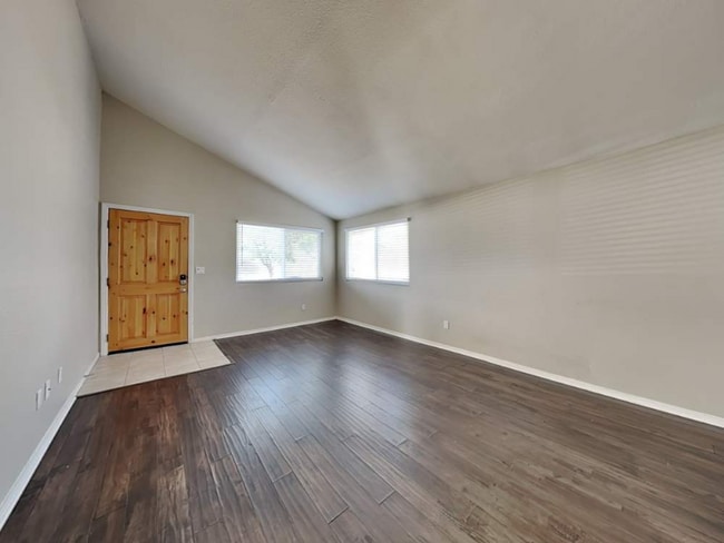 27848 Crosspath Ave, Canyon Country, CA 91351 - photo 2