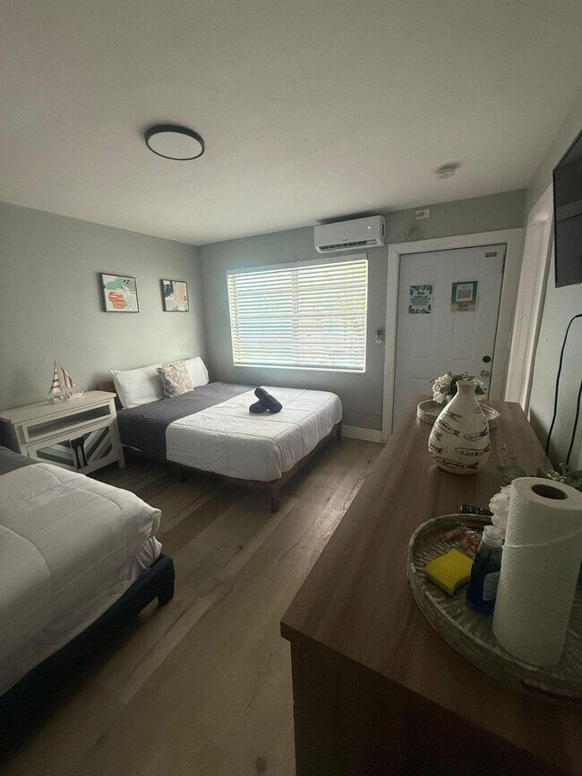 320 Walnut St unit ID1272069P, Hollywood, FL 33019 - photo 6