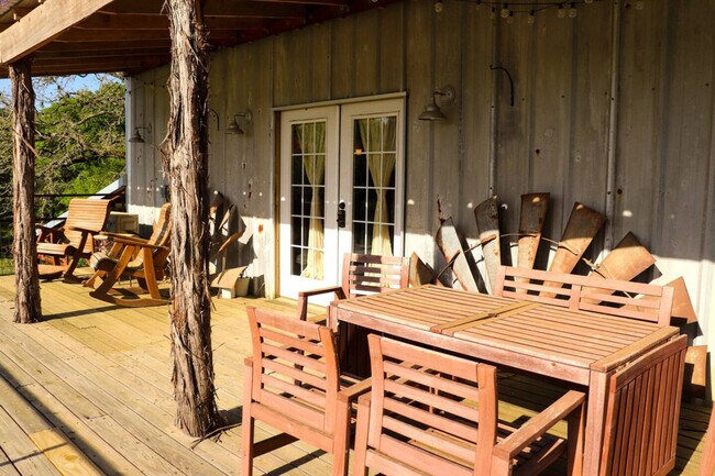 8625 Grassbur Rd unit ID1328052P, Bryan, TX 77808 - photo 4