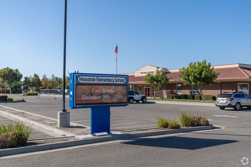 Mossdale Elementary School serves students in the West Lathrop community.