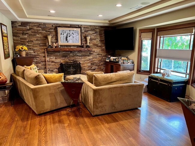 1016 S Euclid Ave, Pasadena, CA 91106 - photo 2