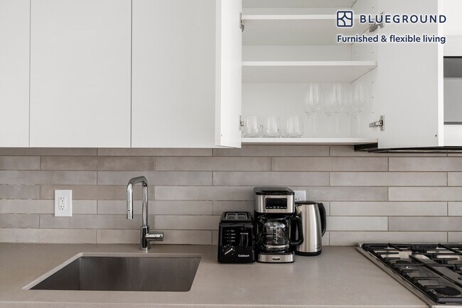 160 Front St unit FL5-ID2163, New York, NY 10038 - photo 7