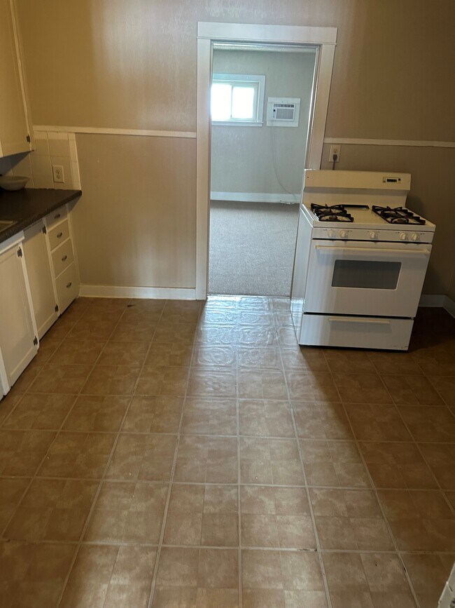 Sands Motel, Walsenburg, CO 81089 - photo 6