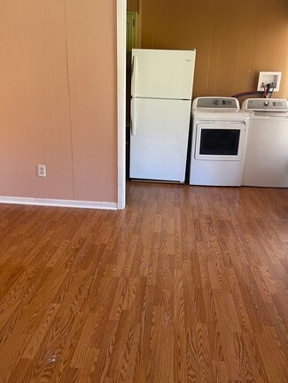 379 Heathland Dr Unit Lee garden, Bristol, VA 24201