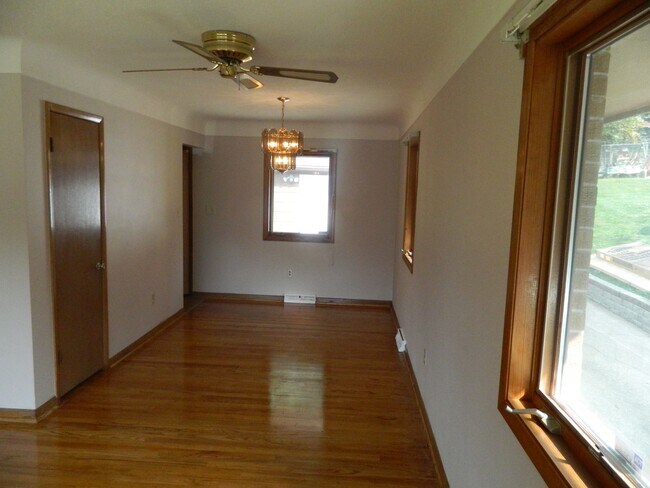 2518 Boyd St, Des Moines, IA 50317 - photo 4