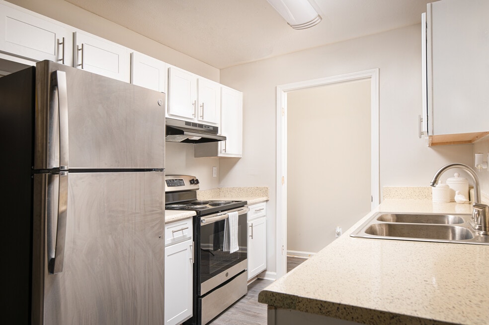 Colony Pointe, Jackson, MS 39213 - photo 1