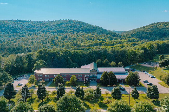 Dothan Brook School has an extensive academic program for students.