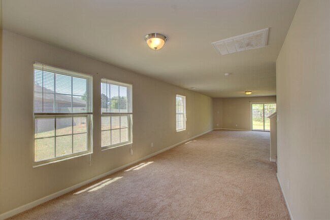 28041 Kawana Ct, Harvest, AL 35749 - photo 2