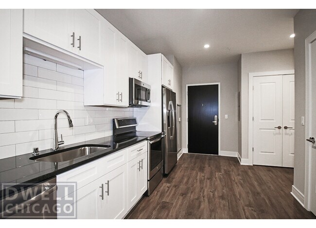 3801 N Broadway St unit 1, Chicago, IL 60613 - photo 3