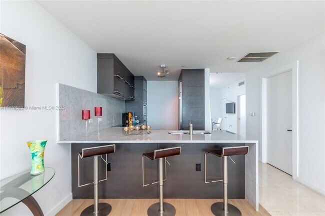 900 Biscayne Blvd unit 2002, Miami, FL 33132 - photo 5