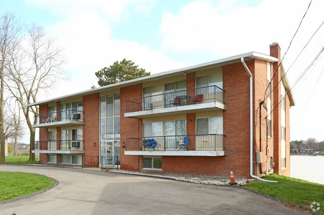 408 N Liberty St, Belleville, MI 48111 - photo 3