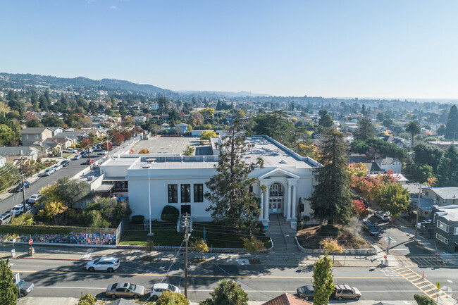 Sequoia Elementary School has a 7 out 10 on Great Schools.