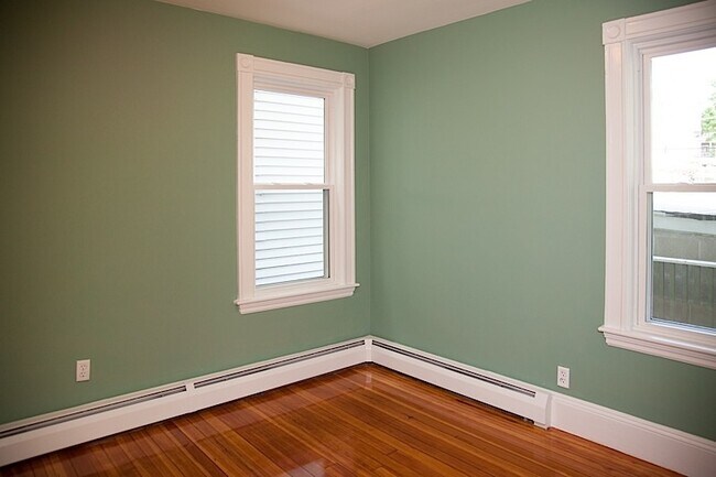 21 Granite St unit 3, Somerville, MA 02143 - photo 4