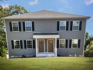 37 Oakland Ave, Attleboro, MA 02703