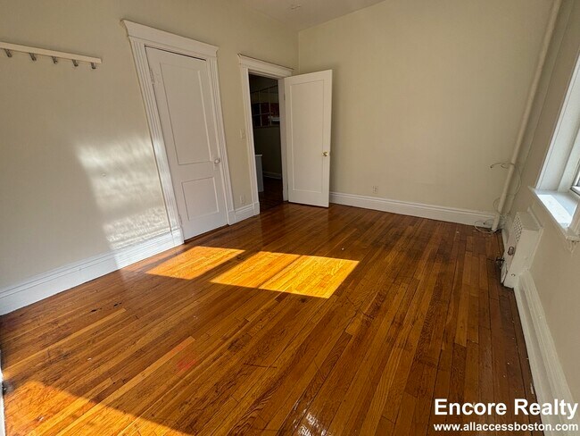 126 Warren St unit 35, Boston, MA 02119 - photo 2