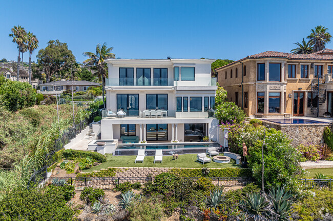 With views of the pacific ocean, Lower Hermosa homes are coveted.