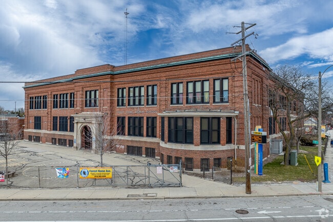 Forest Home Elementary School has a C- rating from Niche.