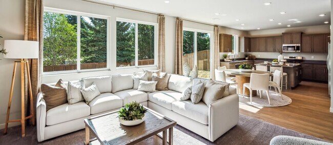 63300 NE Peale St unit 36040620, Bend, OR 97701 - photo 2