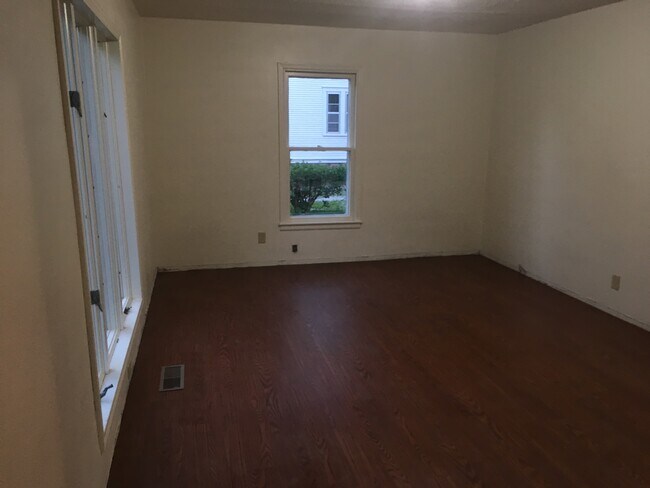 2103 Olive St, Cedar Falls, IA 50613 - photo 7