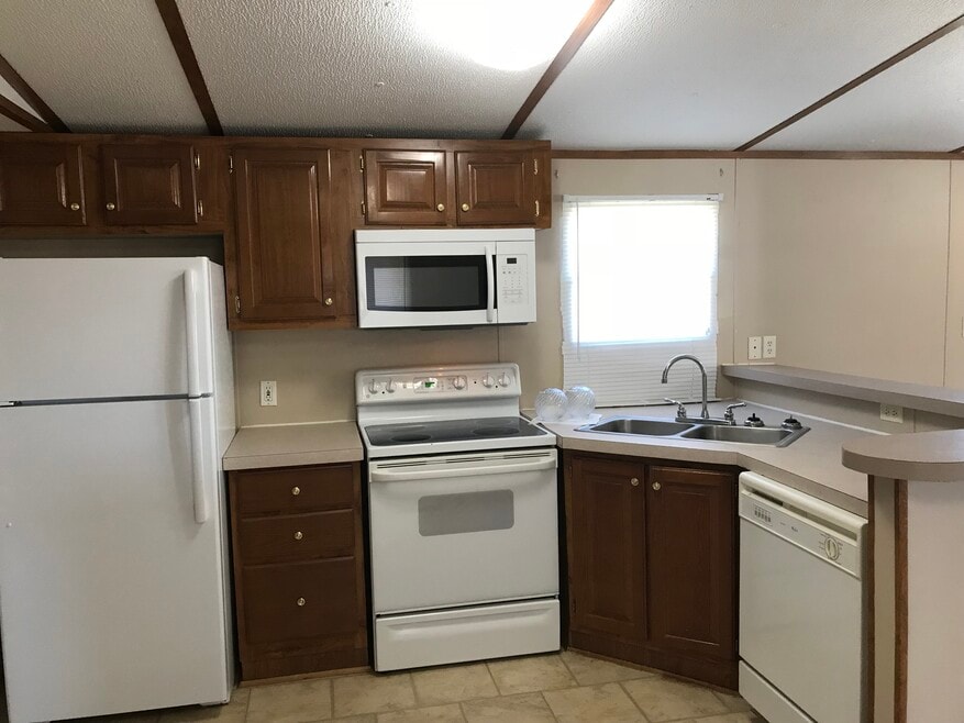 133 James Way, Dandridge, TN 37725 - photo 1