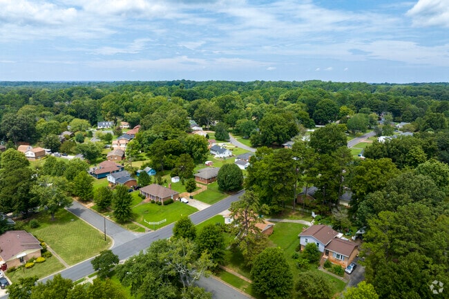 Pawtuckett is conveniently located near the CLT Airport and just minutes from Uptown Charlotte.