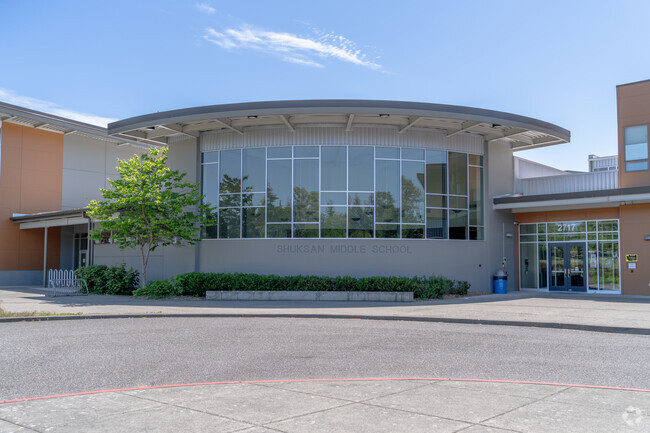 Shuksan Middle School entrance