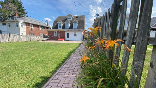 2223 Noble St unit 2223 Noble 1st Floor, Reading, PA 19609 - photo 7