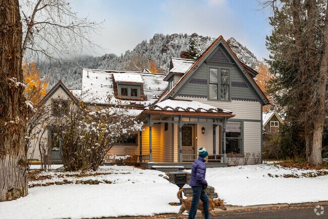 Victorian homes reflect Aspen's classic architecture.