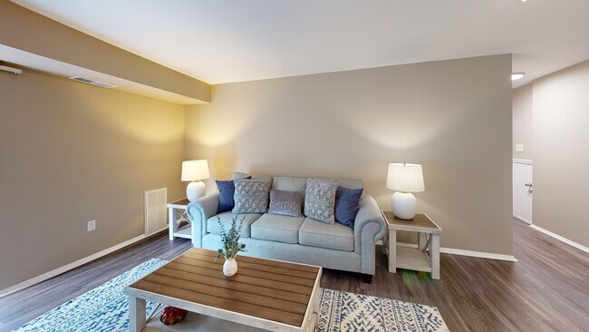 15 Horseshoe Curve, Henrico, VA 23228 - photo 2