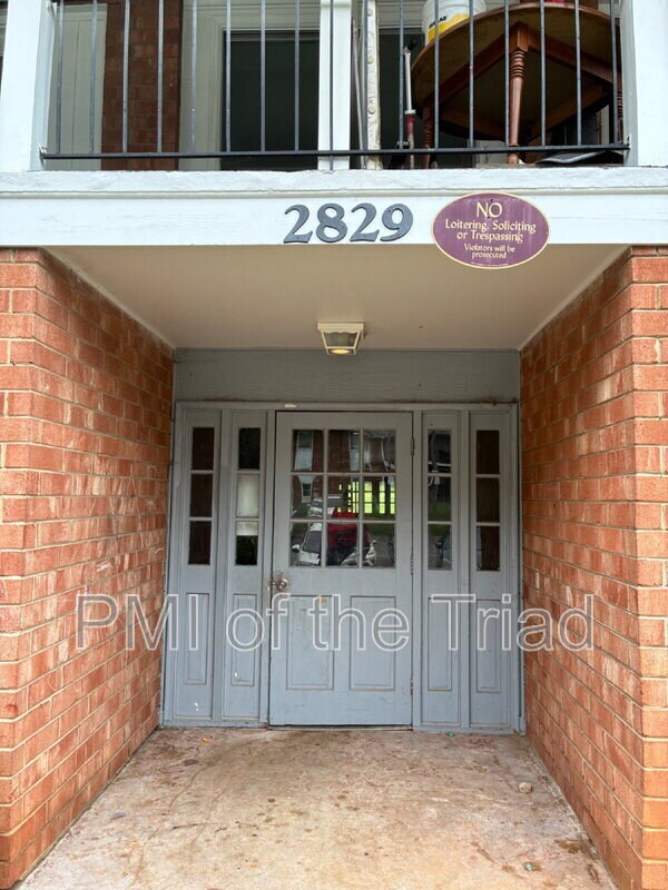 2829 N O Henry Blvd Unit E, Greensboro, NC 27405