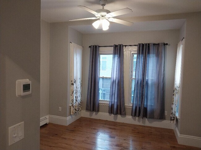 565 Salem St unit 2, Malden, MA 02148 - photo 4