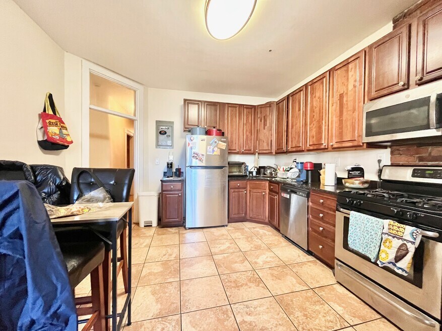 71 Pontiac St unit 2, Roxbury Crossing, MA 02120 - photo 1