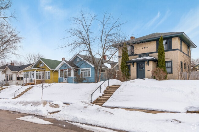 Spacious Foursquares line the streets in the Payne-Phalen neighborhood.