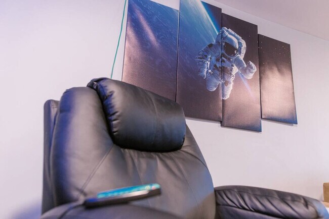 6041 S Keating Ave unit ID1244910P, Chicago, IL 60629 - photo 2