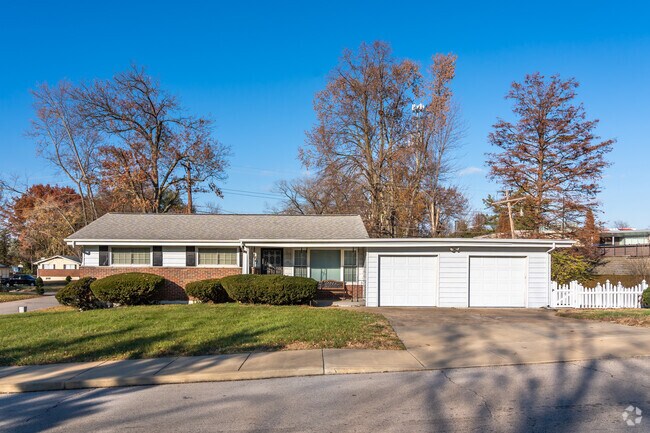 Larger ranch style homes can be found throughout the Moline Acres neighborhood.