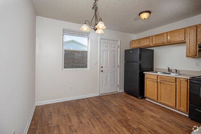 2BR, 1BA Kitchen