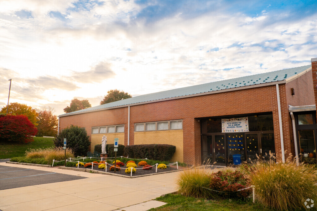 Assumption BVM School West Grove provides private education in the neighborhood of 
Oxford.