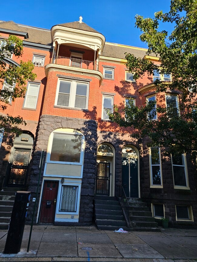 1919 Saint Paul St, Baltimore, MD 21218 - photo 2