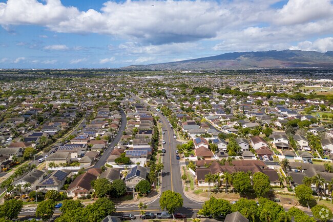 Ocean Pointe subdivisions boast wide streets with bike lanes.