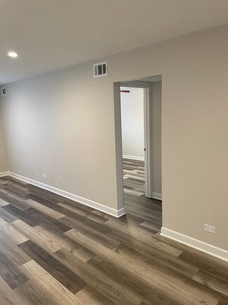 1925 E Oakton St Unit 2D, Des Plaines, IL 60018
