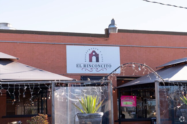 El Riconcito Restaurante Y Cafe is a great place to take your family to eat in Greenfield.