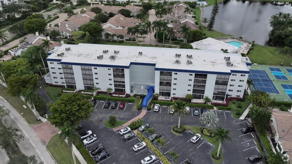 555 Park Shore Dr unit 411, Naples, FL 34103 - photo 2