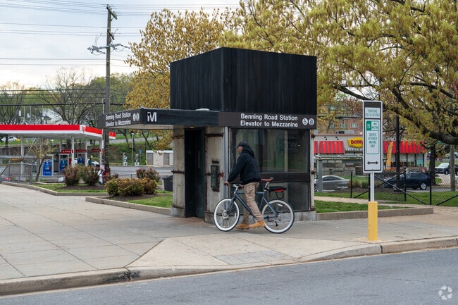 Benning Metro Station allows Mahaning Heights residents to travel all around the DC area.