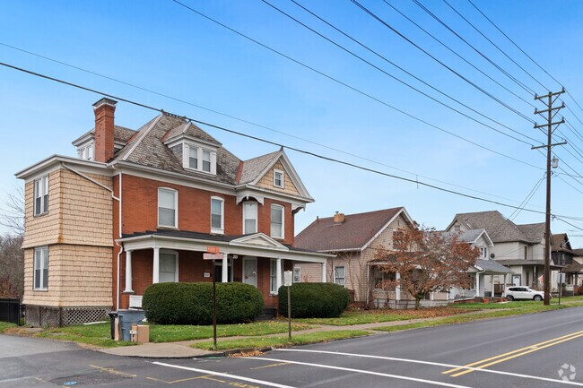 A typical street in Houston PA has a variety of home styles.