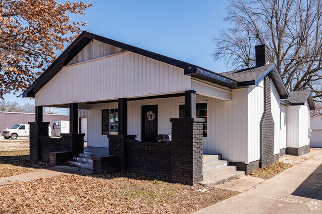 Some older homes in Monett have been renovated and updated.
