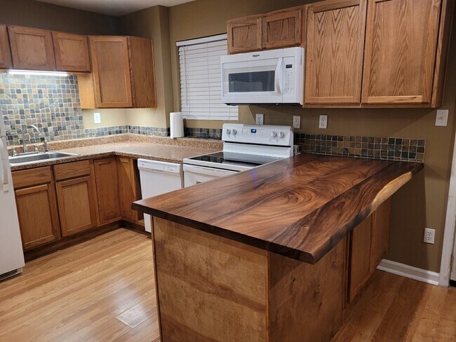 4521 Merle Dr unit B lower, Austin, TX 78745 - photo 7