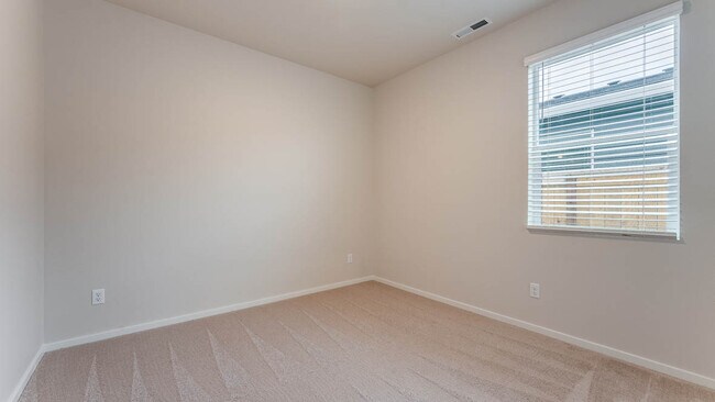 2886 U St, Springfield, OR 97477 - photo 5